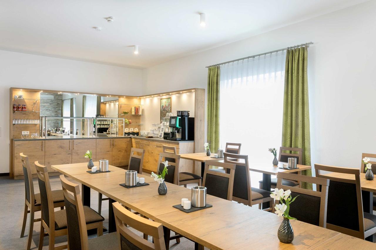 Hotel Kern garni Walddorf  Bagian luar foto