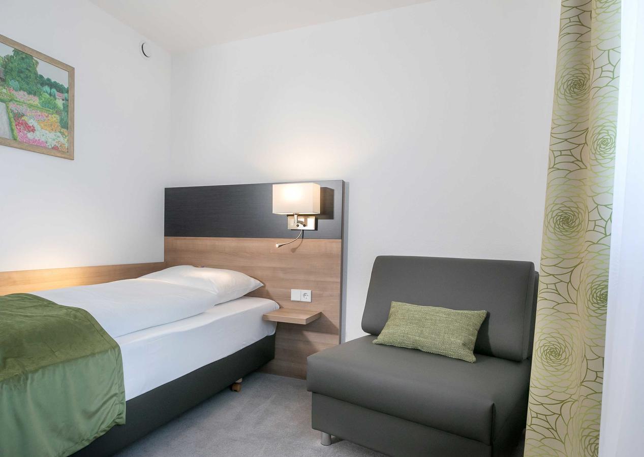 Hotel Kern garni Walddorf  Bagian luar foto